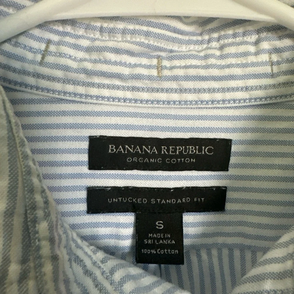 Banana Republic Men's Blue Striped Shirt